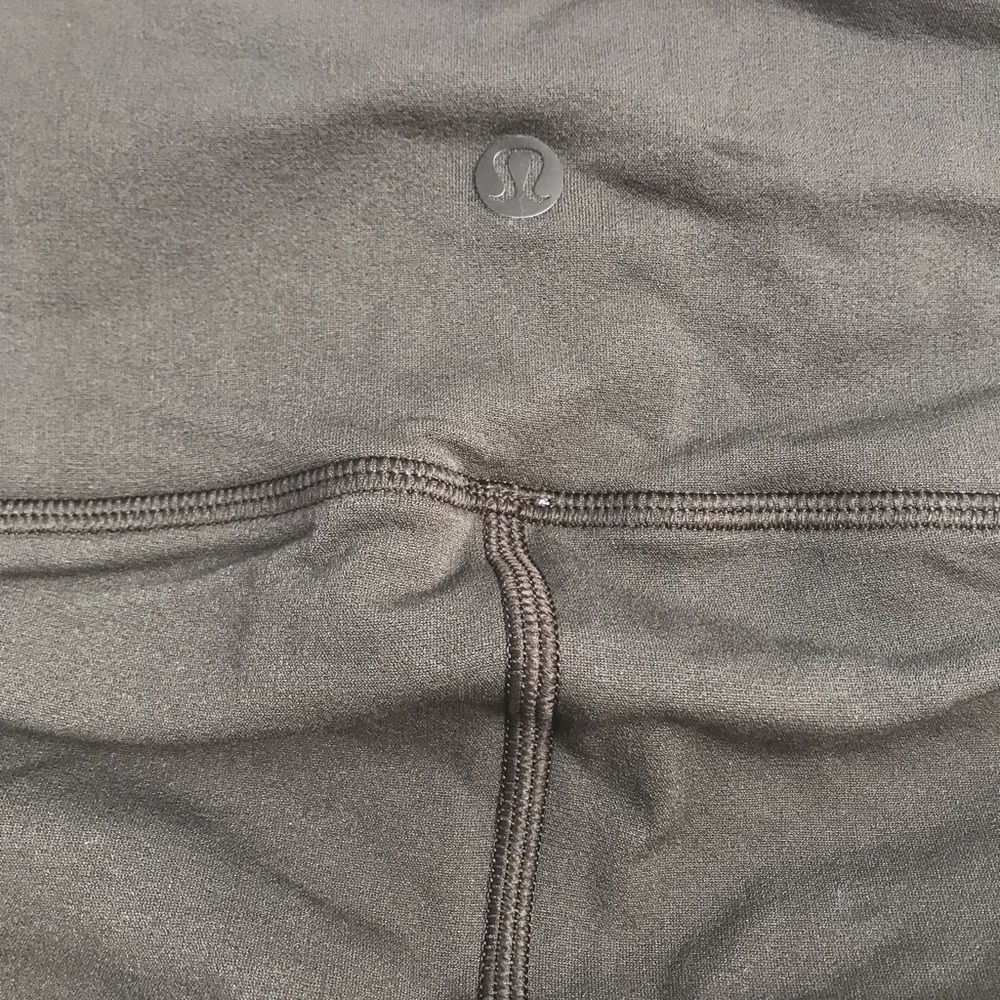 Lululemon olive green mesh legging.